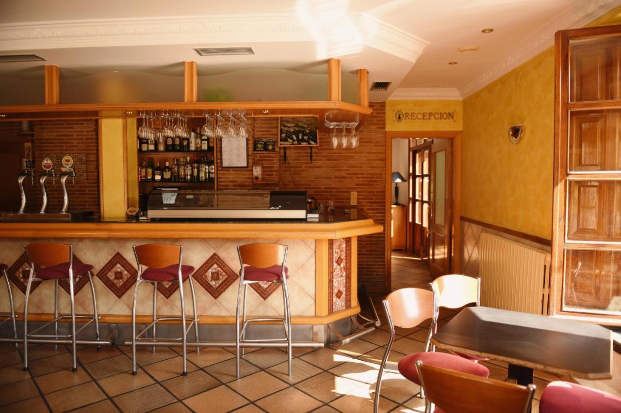 Hostal San Martin โมลินอส เด ดูเอโร ภายนอก รูปภาพ